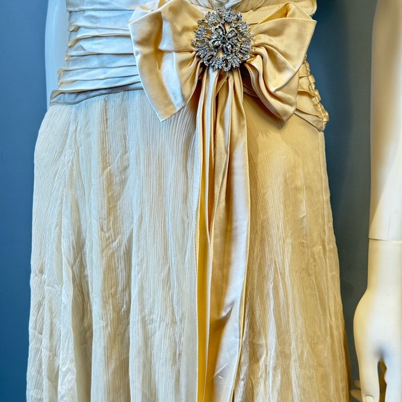 Tadashi vintage silk evening gown. Size 6. - Picture 8 of 8